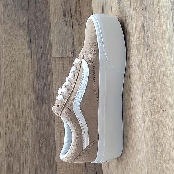 Van's old school Stackfo platform Brand new in the box authentic uper leather. - Picture 6 of 11